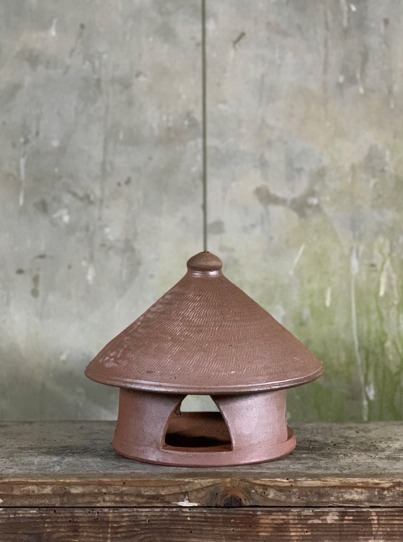 Hut Feeder 1