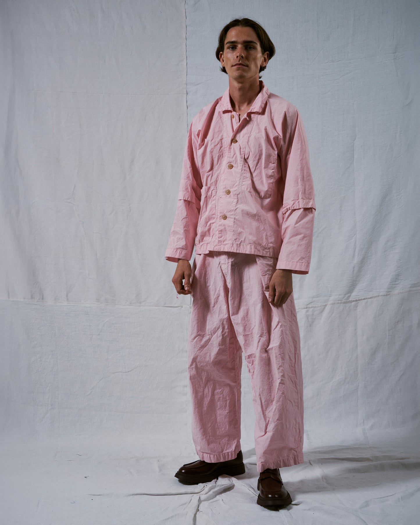 Single Pleat Trouser in Organic Compact Paper Cotton - Rose