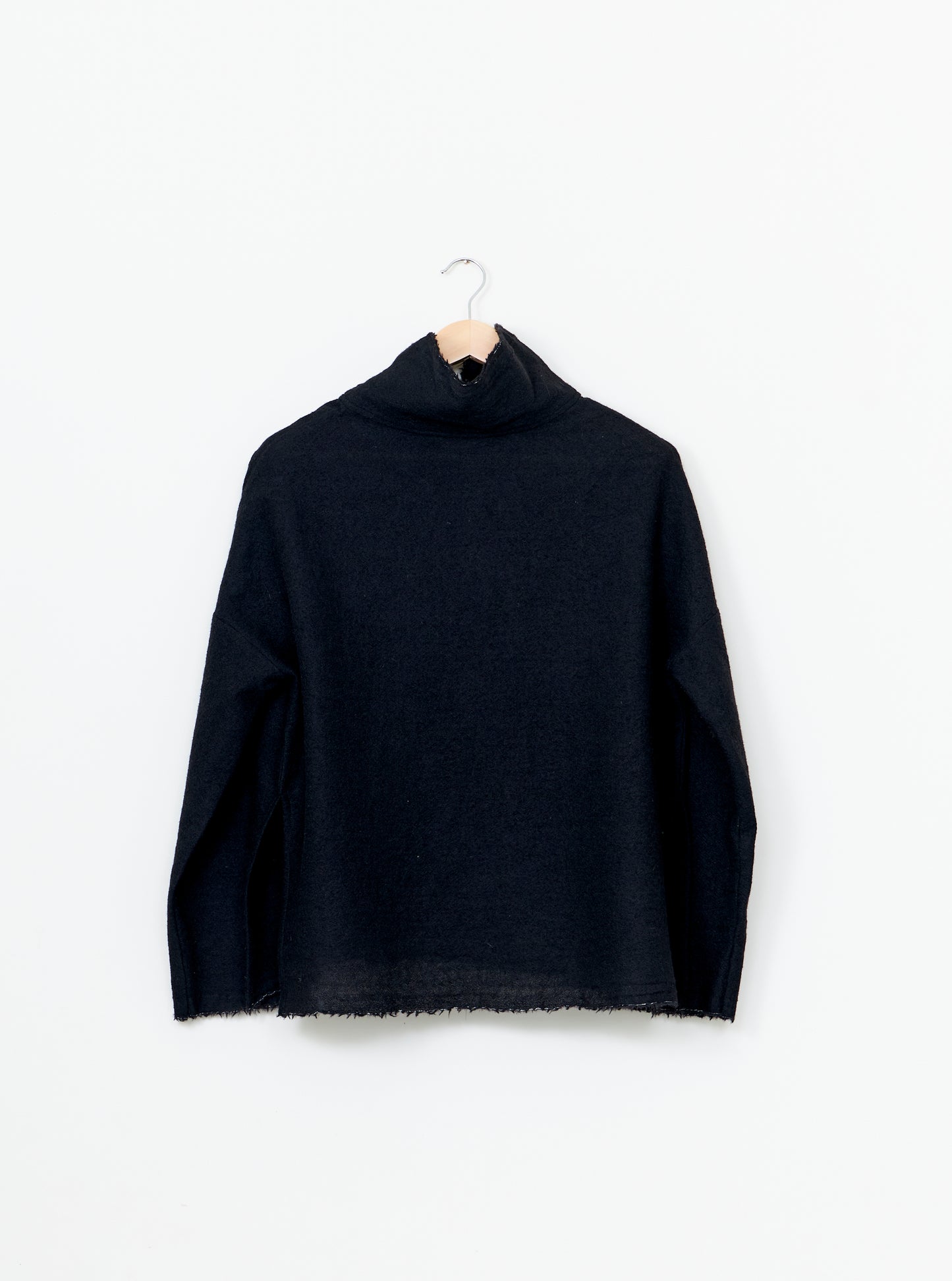 Lotura Funnel Neck - Ebony Wool